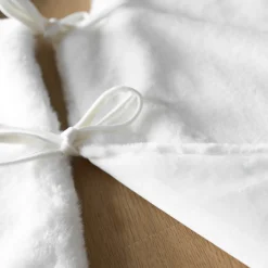 Z Gallerie Faux Fur Tree Skirt 48" - White><noscript><img width=