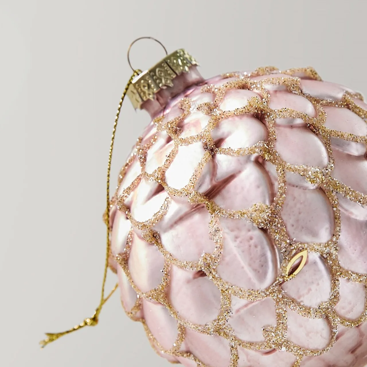Z Gallerie Glittered Scallop Ornament - Set of 4> Ornaments | Décor Sale