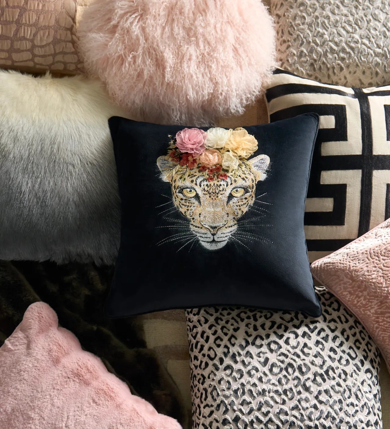 Z Gallerie Lenexa Pillow 22" - Blush> Textile Sale | Solid Pillows