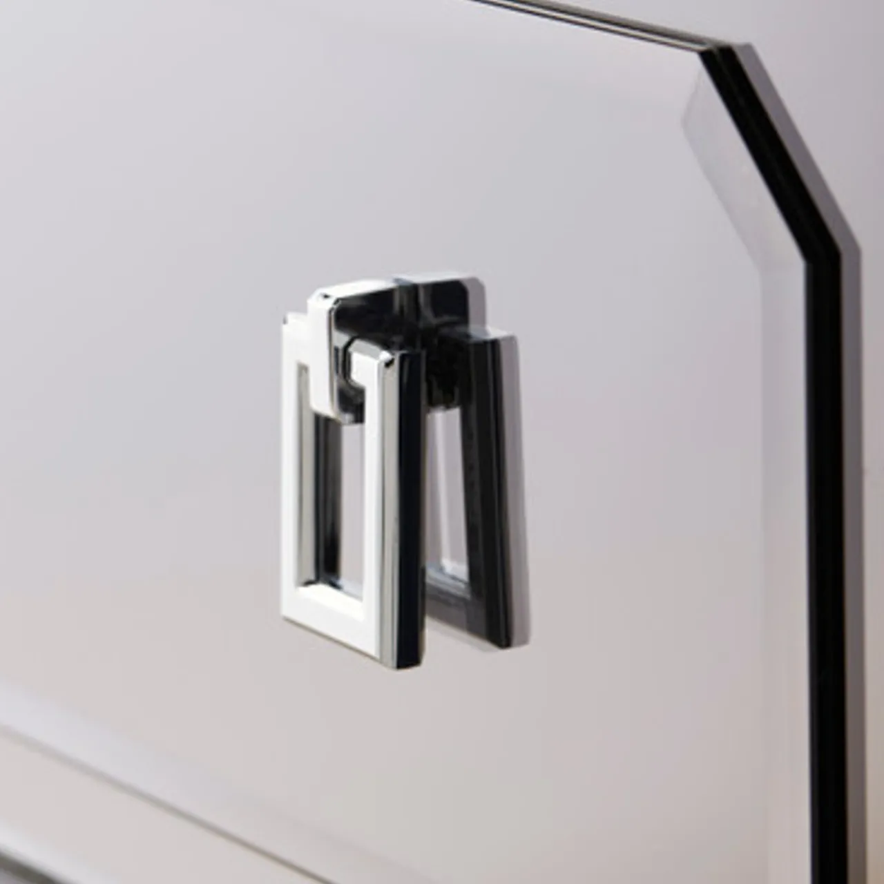 Z Gallerie Maddox 5 Drawer Chest> Dressers