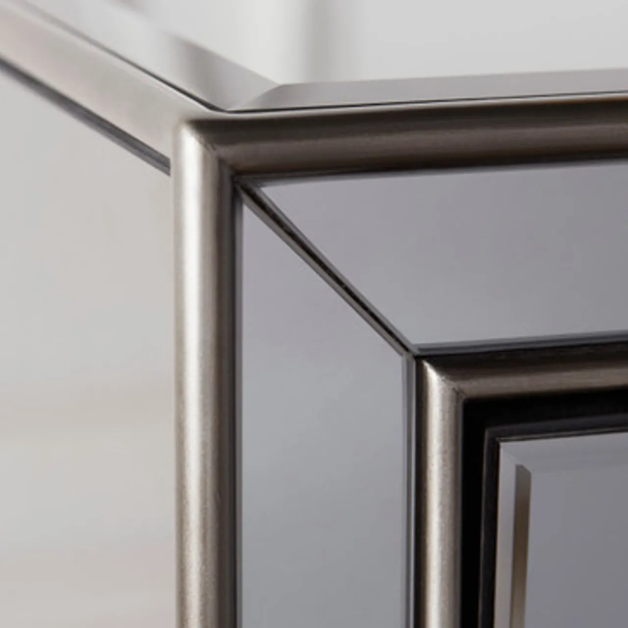 Z Gallerie Maddox 5 Drawer Chest> Dressers