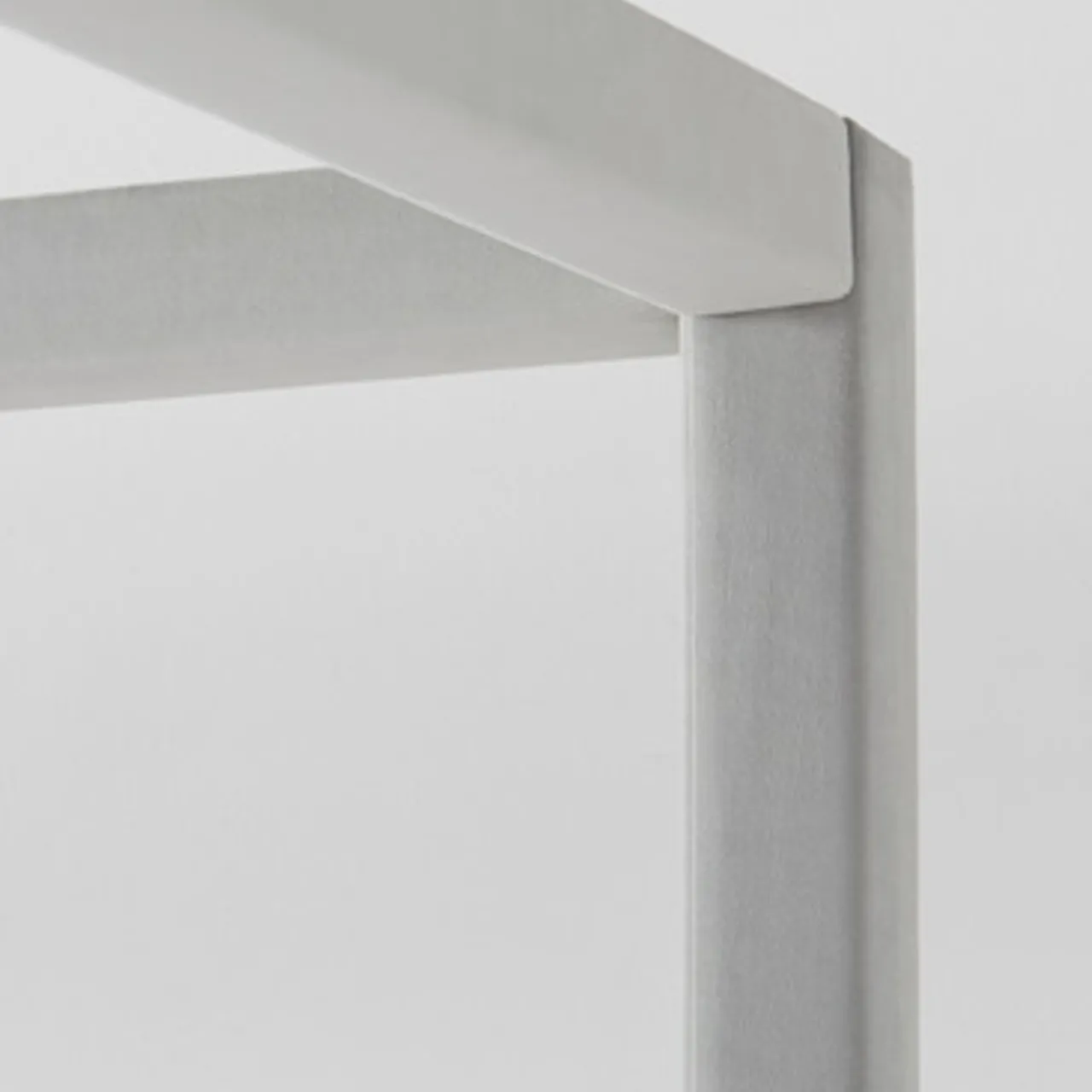Z Gallerie Paloma Canopy Platform Bed> Canopy Beds